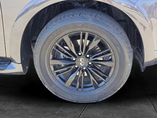 2022 INFINITI QX80 Luxe