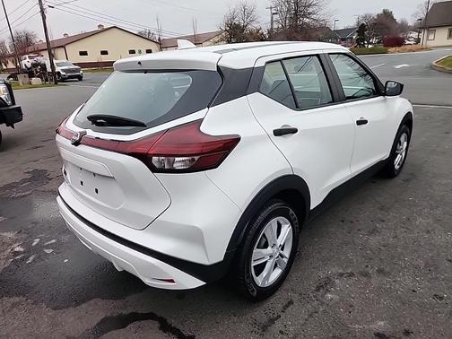 2023 Nissan Kicks S