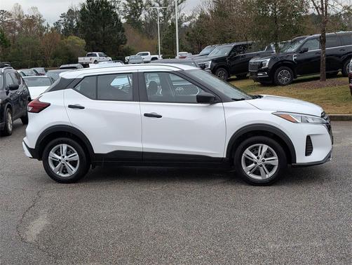 2023 Nissan Kicks S