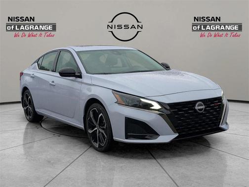 2025 Nissan Altima SR FWD