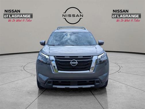 2025 Nissan Pathfinder SL FWD