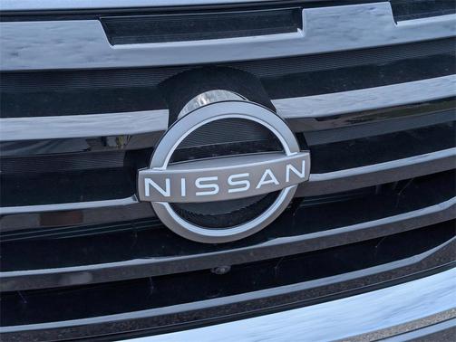 2025 Nissan Pathfinder SL FWD