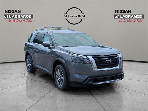 2025 Nissan Pathfinder SL FWD