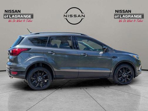 Magnetic 2019 Ford Escape SE