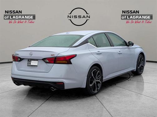 2025 Nissan Altima SR FWD