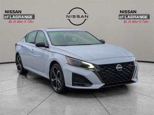 2025 Nissan Altima SR FWD