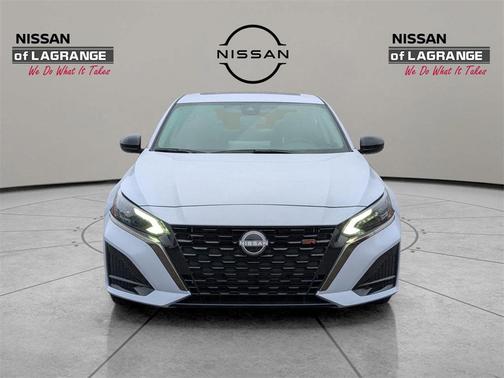 2025 Nissan Altima SR FWD