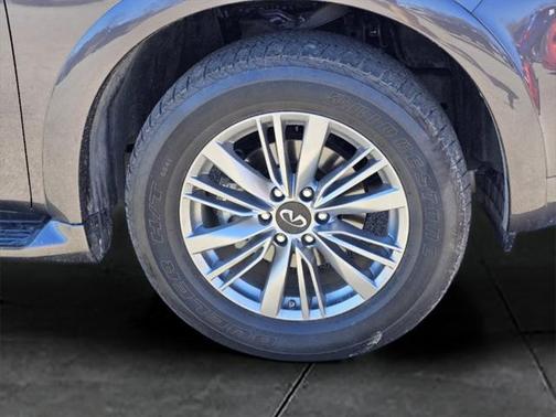 2022 INFINITI QX80 Luxe