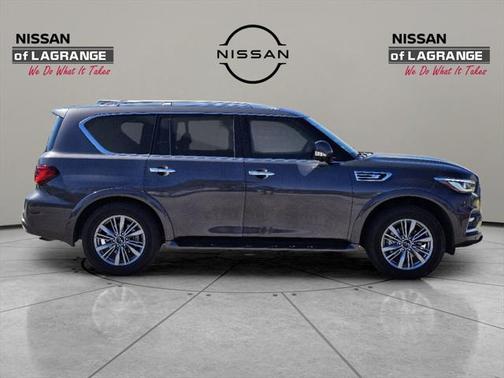 2022 INFINITI QX80 Luxe