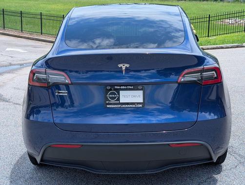 Deep Blue Metallic 2024 Tesla Model Y Long Range Single Motor Rear-Wheel Drive