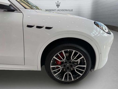 2025 Maserati Grecale Base