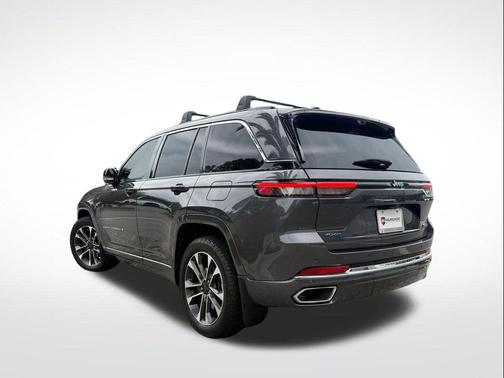 2022 Jeep Grand Cherokee 4xe Overland