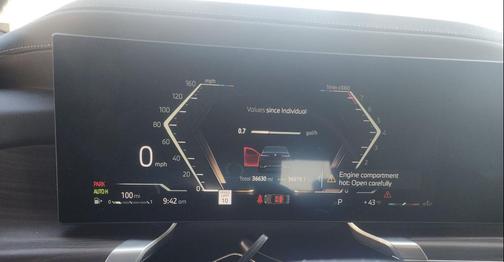 Carbon Black Metallic 2023 BMW 740 i