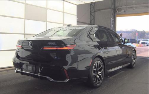 Carbon Black Metallic 2023 BMW 740 i