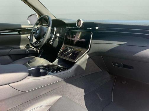 Bianco 2023 Maserati Grecale Modena