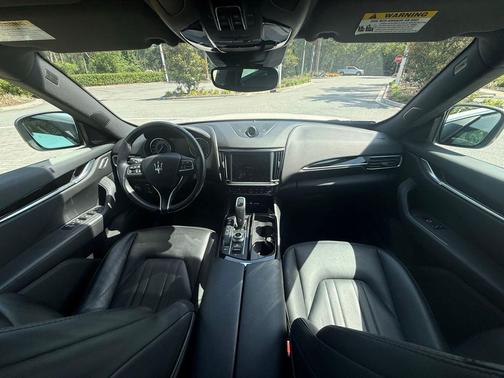 Bianco 2023 Maserati Levante GT