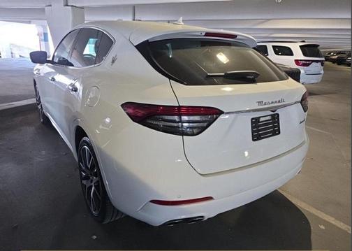 Bianco 2023 Maserati Levante GT
