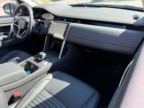 2025 Land Rover Discovery Sport S