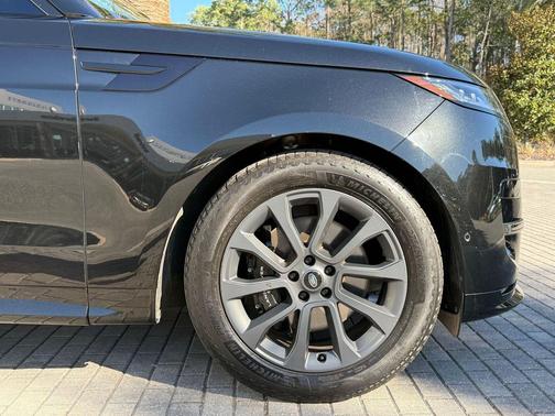 2024 Land Rover Range Rover Sport SE