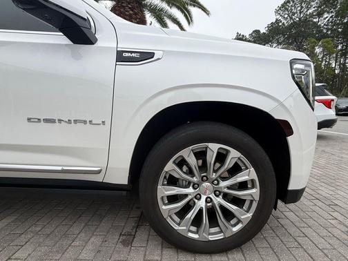 White Frost Tricoat 2024 GMC Yukon Denali