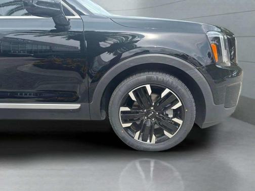 Ebony Black 2024 Kia Telluride SX Prestige