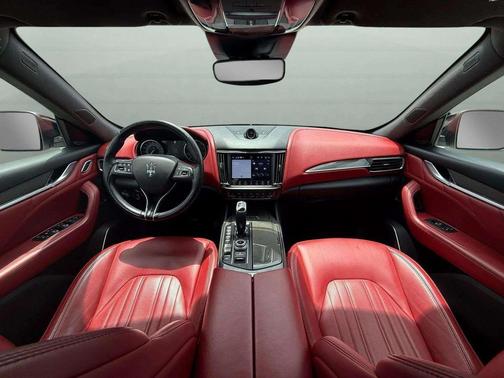 Bianco 2022 Maserati Levante GT