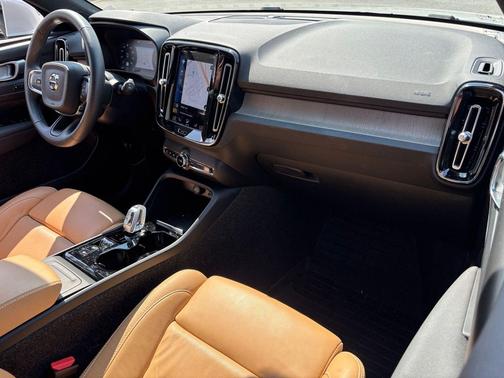 2022 Volvo XC40 T5 Inscription