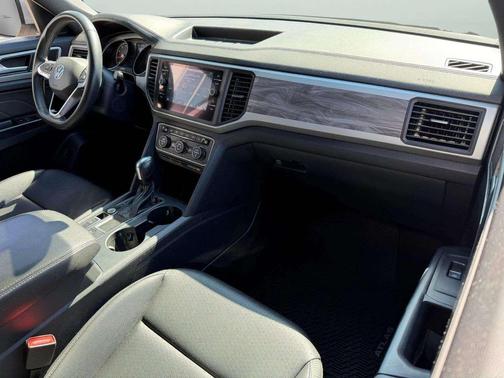 2021 Volkswagen Atlas Cross Sport 2.0T SE w/Technology