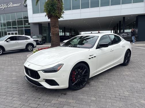 2022 Maserati Ghibli Modena