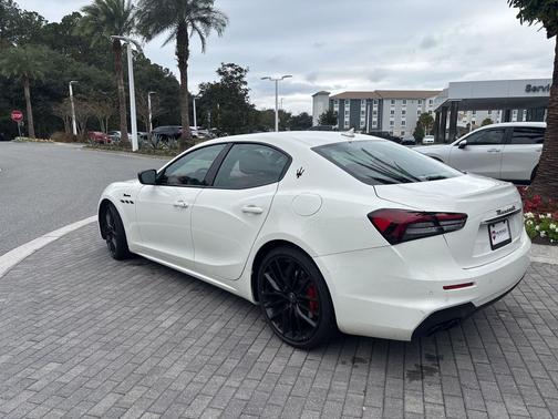 2022 Maserati Ghibli Modena