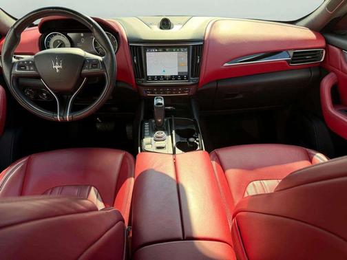 2022 Maserati Levante Modena