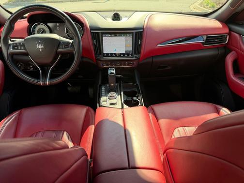 2022 Maserati Levante Modena