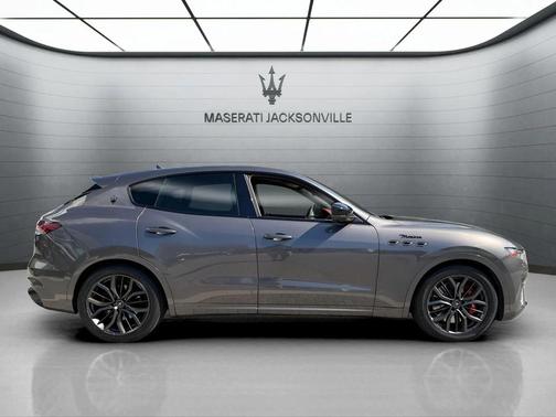 2022 Maserati Levante Modena