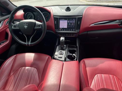 2022 Maserati Levante Modena