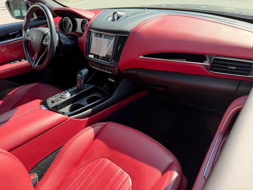 2022 Maserati Levante Modena