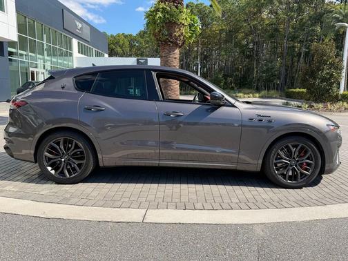 2022 Maserati Levante Modena