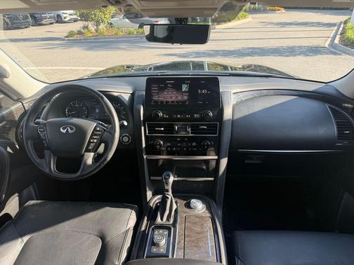 Black Obsidian 2022 INFINITI QX80 Luxe