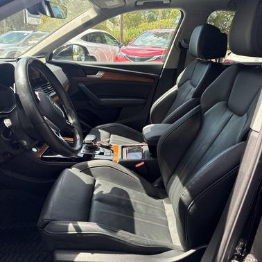 2023 Audi Q5 45 S line Prestige