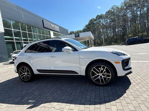 2024 Porsche Macan Base
