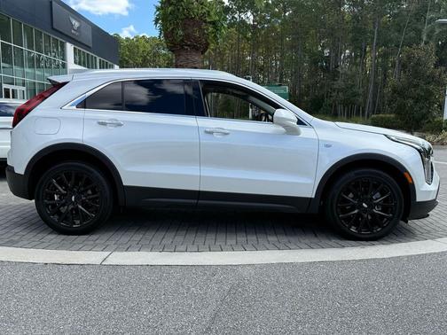 2023 Cadillac XT4 Luxury