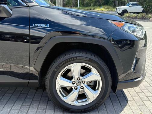 2021 Toyota RAV4 Hybrid XLE Premium