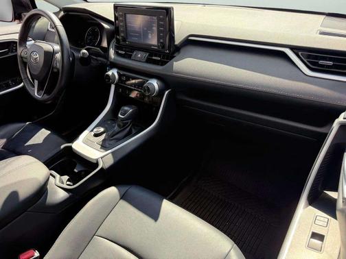 2021 Toyota RAV4 Hybrid XLE Premium