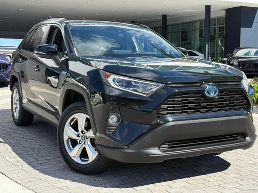 2021 Toyota RAV4 Hybrid XLE Premium