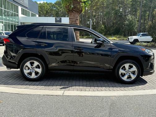 2021 Toyota RAV4 Hybrid XLE Premium