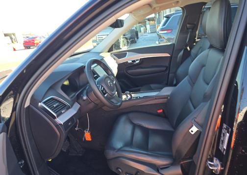 2024 Volvo XC90 B5 Core Bright Theme