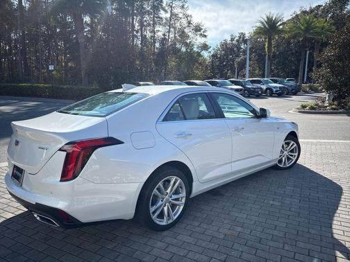 2022 Cadillac CT4 Luxury