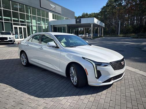 2022 Cadillac CT4 Luxury