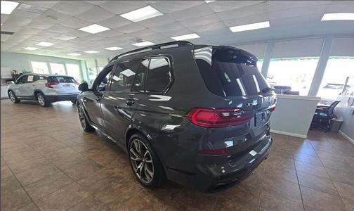 2022 BMW X7 M50i