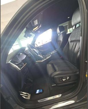 2022 BMW X7 M50i
