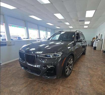 2022 BMW X7 M50i
